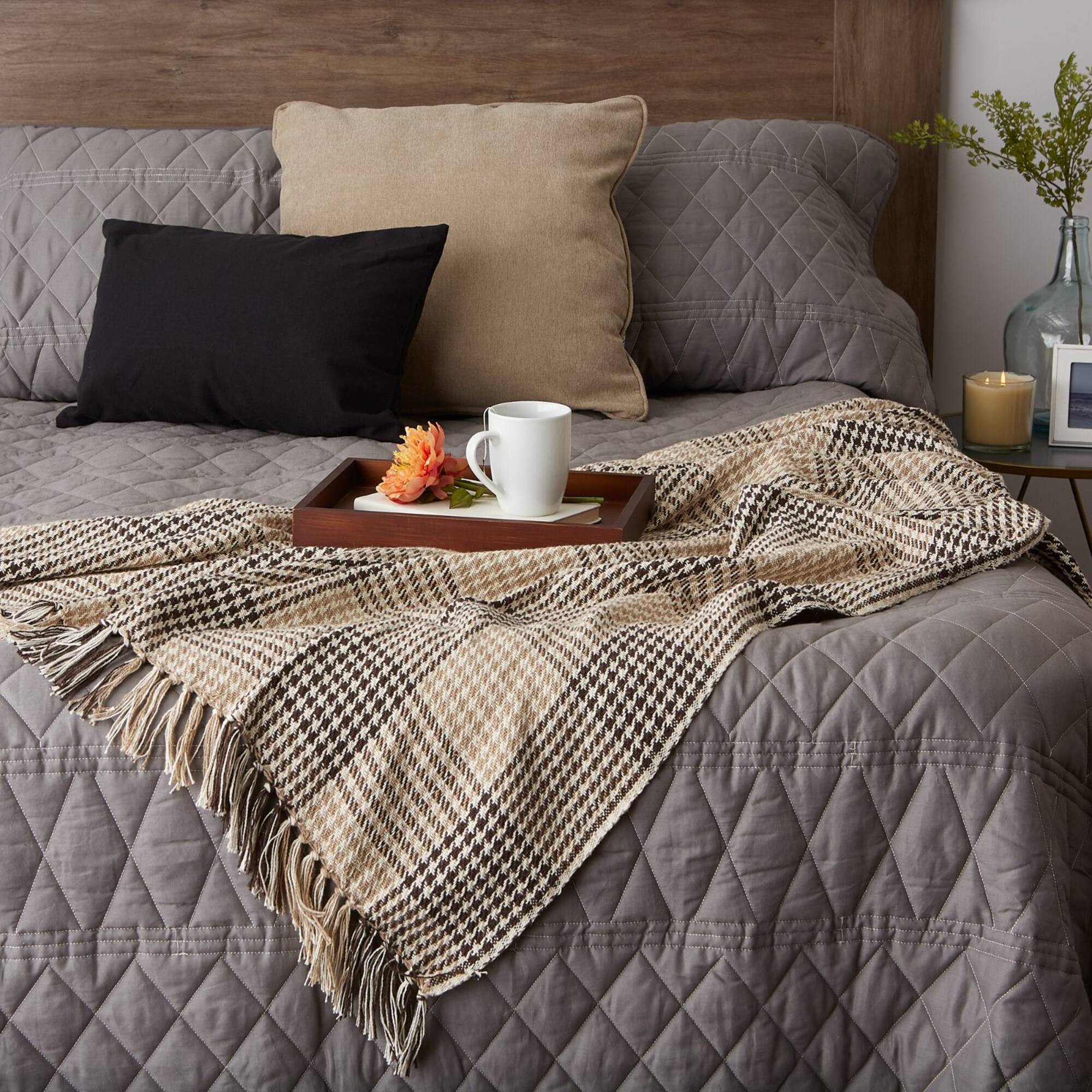 DII® Dark Brown & Stone Houndstooth Plaid Throw